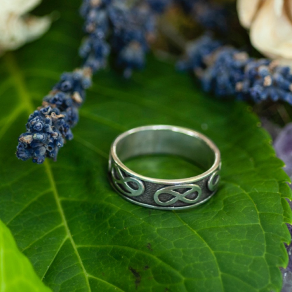 Celtic Style Infinity Loop Silver Ring